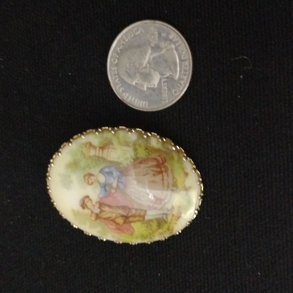 Vintage Fragonard Gold Tone Porcelain Courting Couple Scarf Slide Clip - Picture 6 of 6